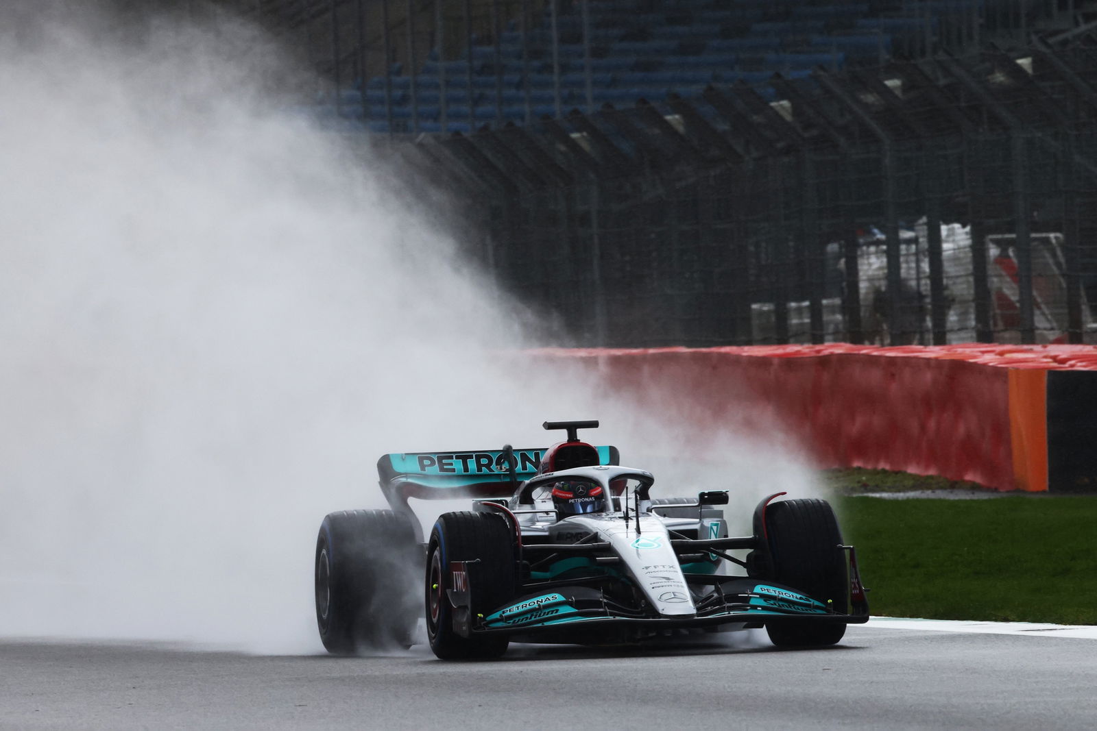 Hamilton calls out social media platforms over Latifi F1 abuse