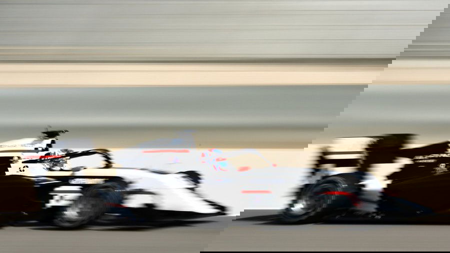 Martins wins F3 Bahrain feature race ahead of Leclerc