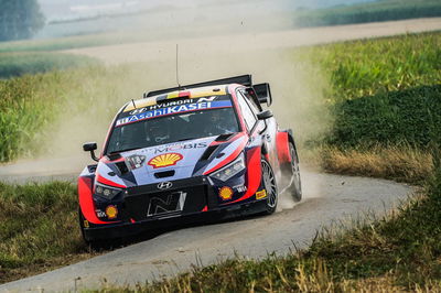 WRC Belgia: Neuville Kejutkan Rival untuk Pimpin Hari Jumat