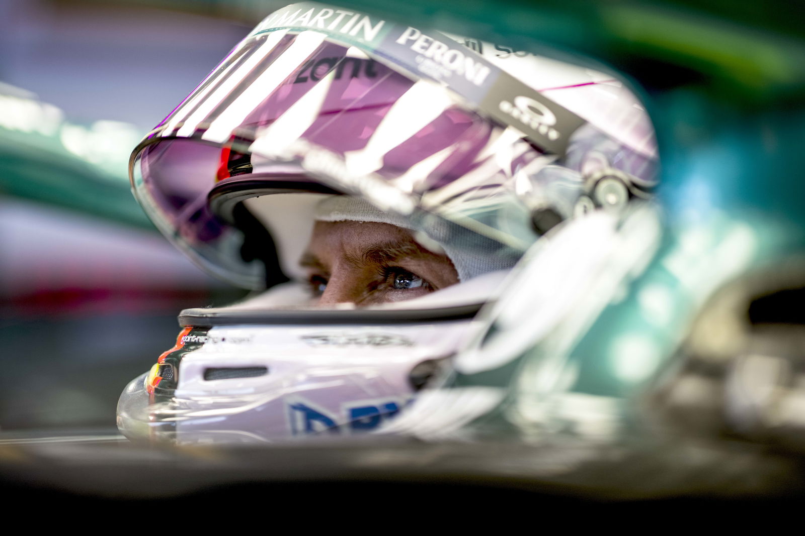Red Bull akan 'memberikan tekanan sebanyak mungkin pada Hamilton' dalam pertarungan ketat F1