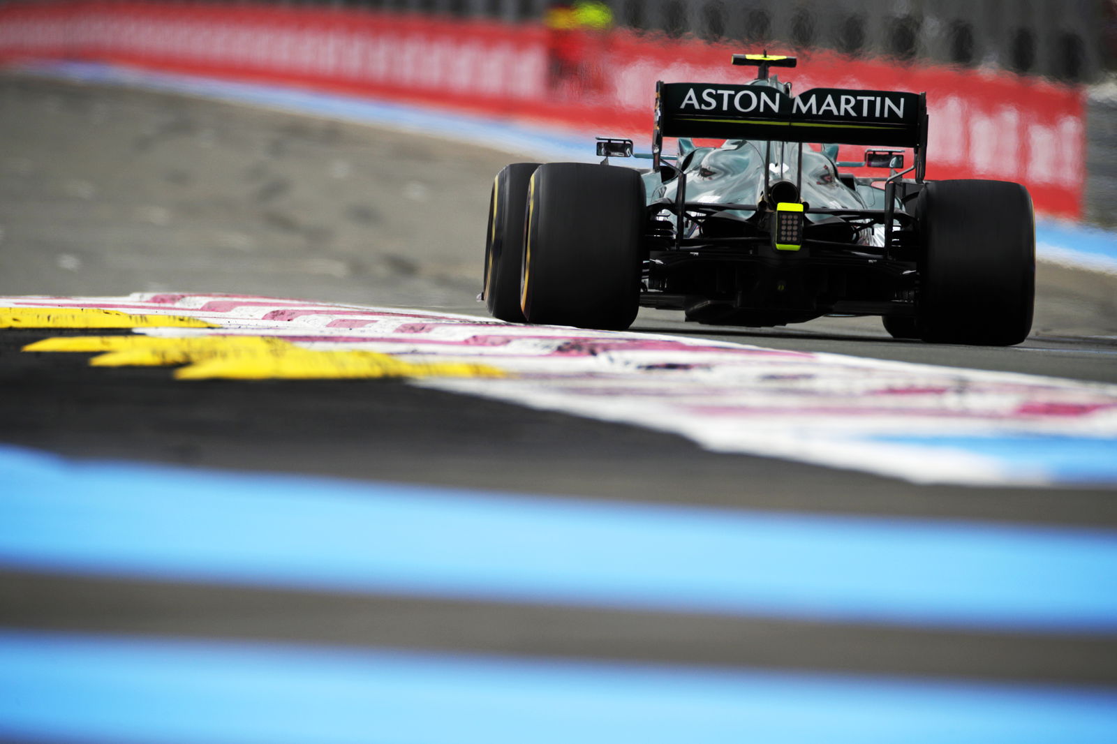 Silverstone confirms capacity F1 crowd for British GP