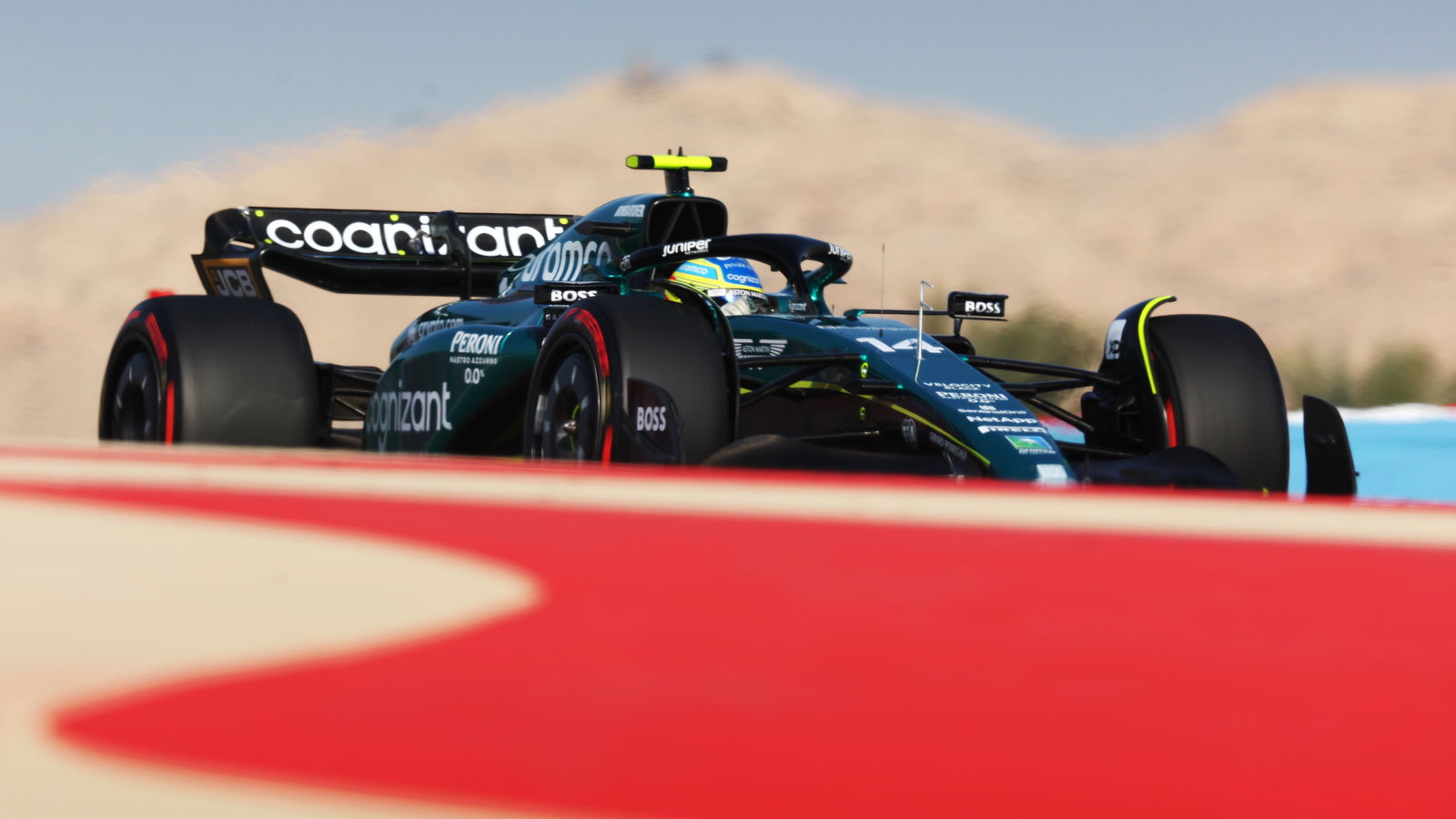 F1 GP Bahrain: Alonso Unggul 0,005 Detik dari Verstappen