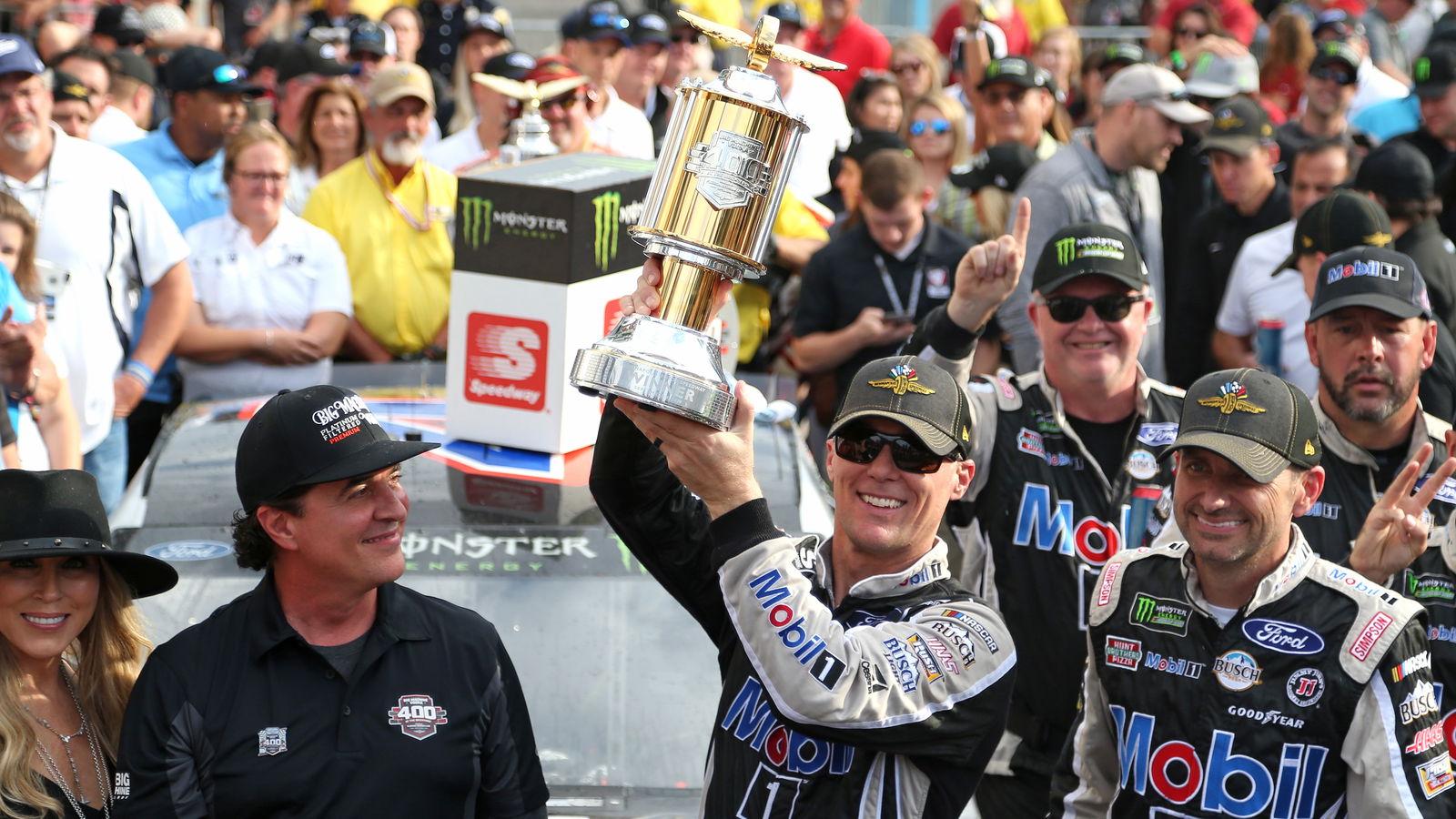 Kevin Harvick dominates crash filled Big Machine Vodka 400 at Indy