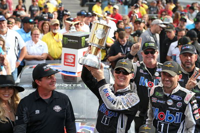 Kevin Harvick dominates crash filled Big Machine Vodka 400 at Indy