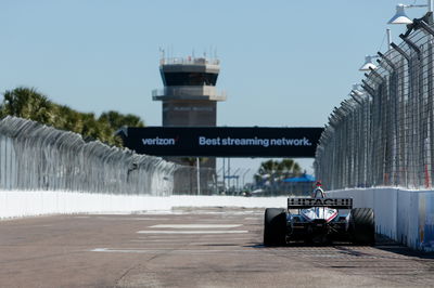 Wickens mengambil debut tiang IndyCar di St. Petersburg