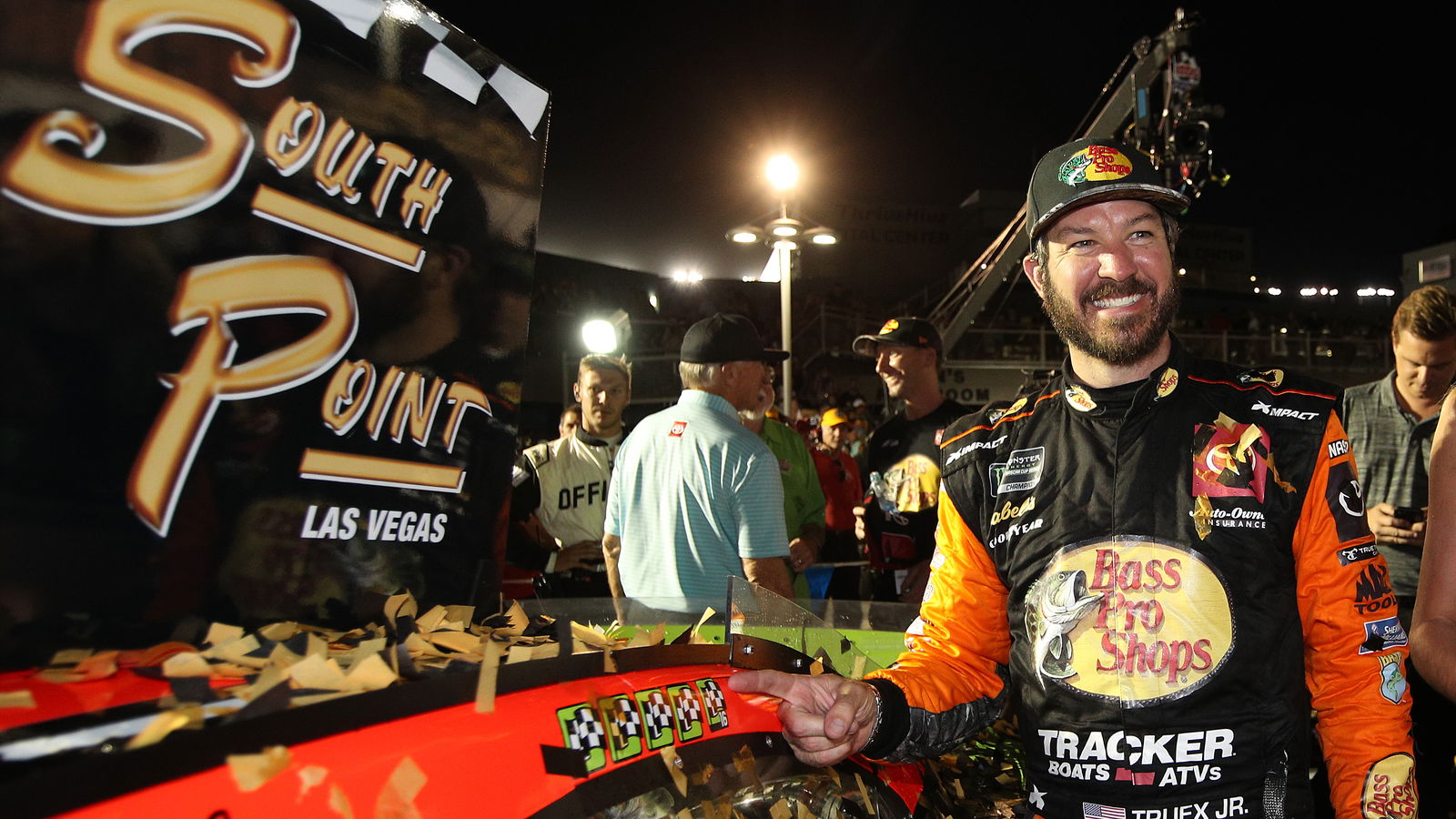 Martin Truex, Jr sees off Kevin Harvick to claim win at Las Vegas