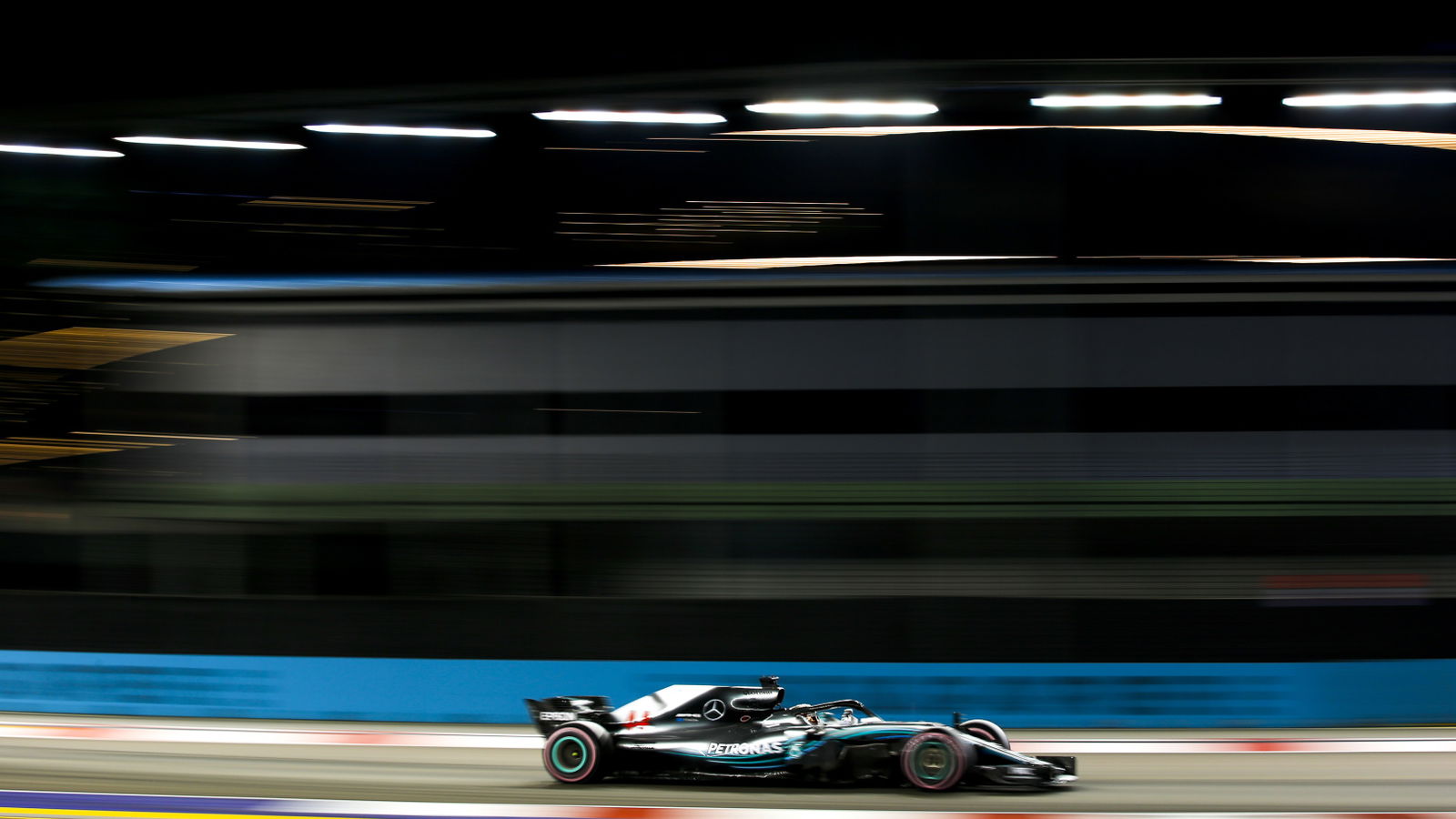 Hamilton takes controlled Singapore win, pulls 40 points clear