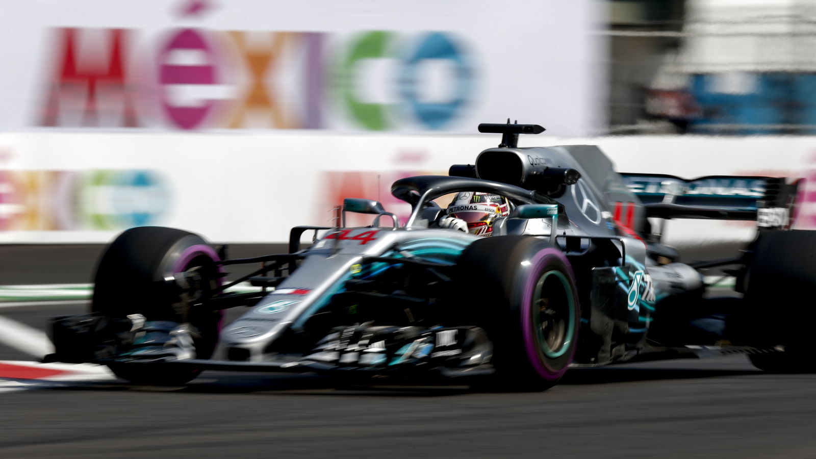 Hamilton: Red Bull 'di luar jangkauan' untuk Mercedes di Meksiko