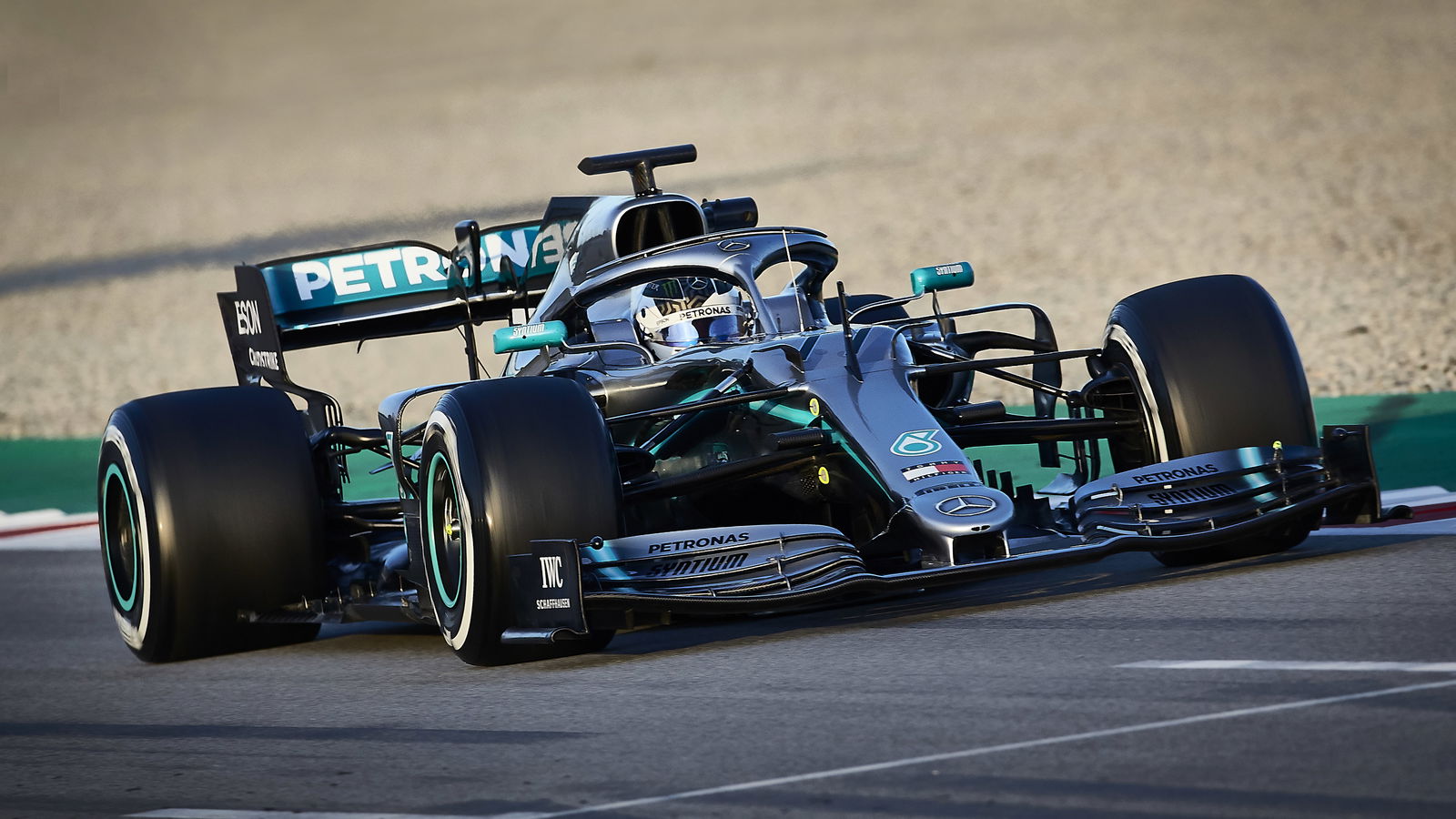 Mercedes changed ‘almost every square millimetre’ of W10
