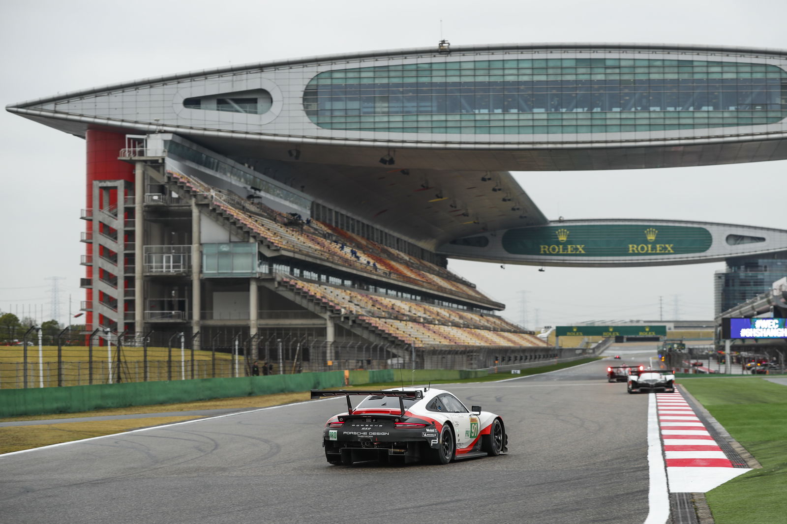 Toyota menangguhkan biaya Pemberontakan untuk tiang WEC Shanghai