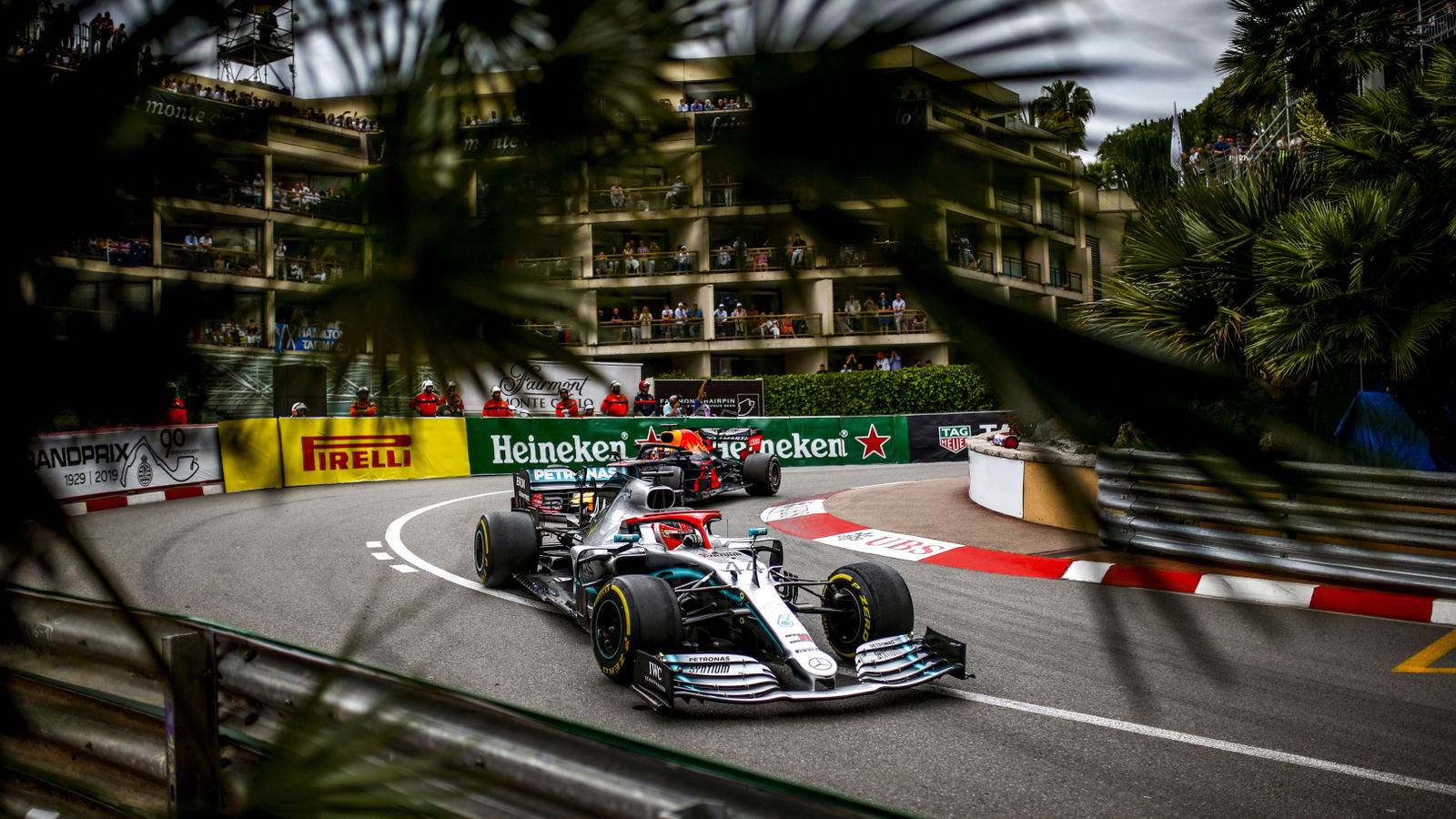 Race Analysis: Bagaimana Hamilton bertahan untuk memenangkan balapan tersulitnya