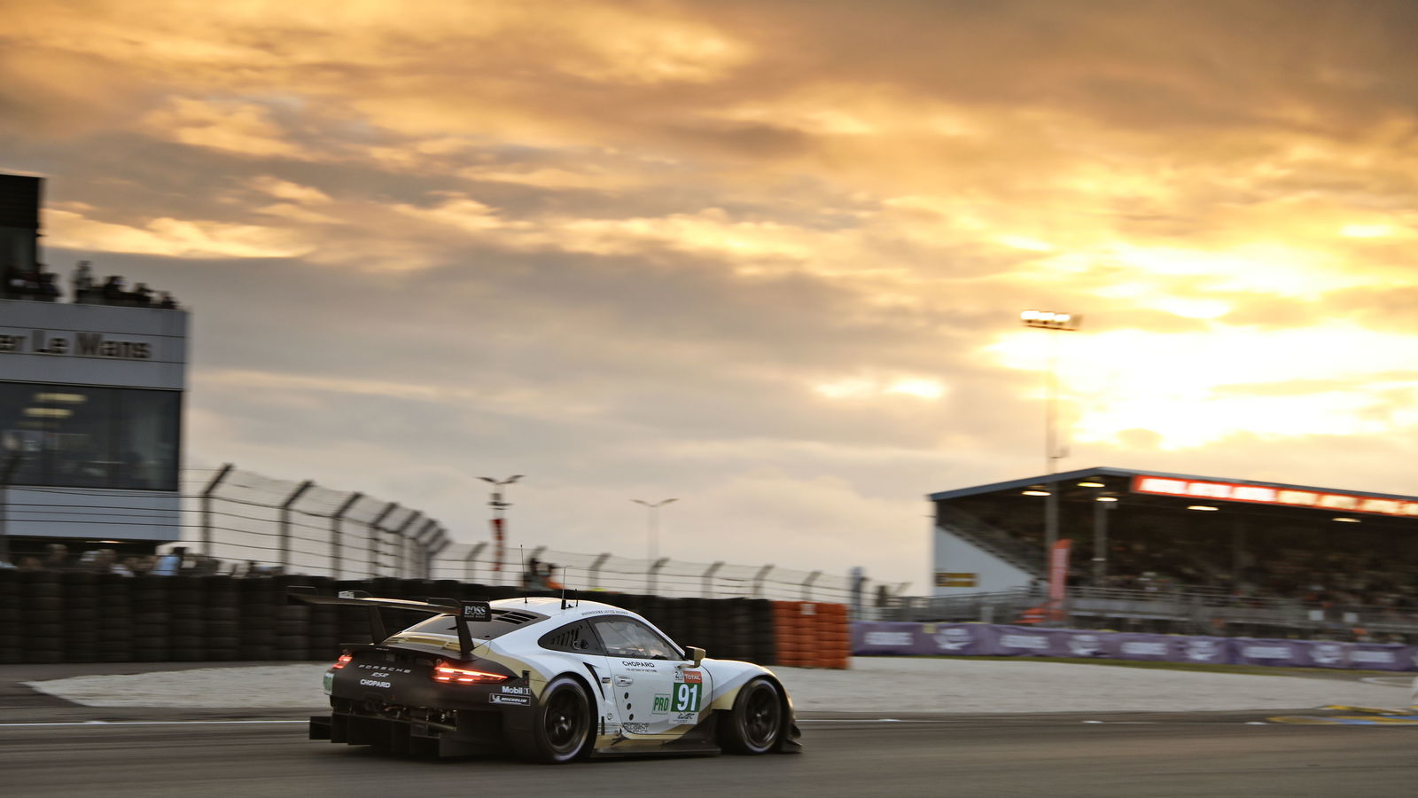 24 Hours of Le Mans - Hour 19 Results