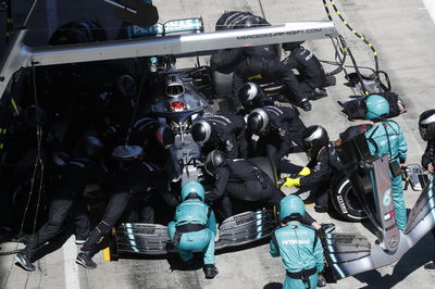 Mercedes reveals extent of Hamilton’s front wing damage