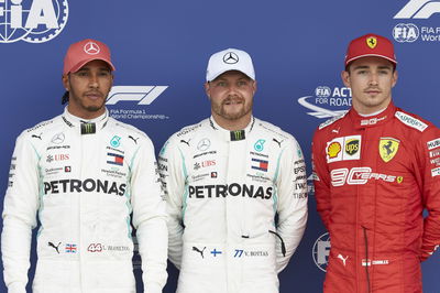 Hamilton mencetak rekor kemenangan GP Inggris ke-6 saat Vettel melawan Verstappen