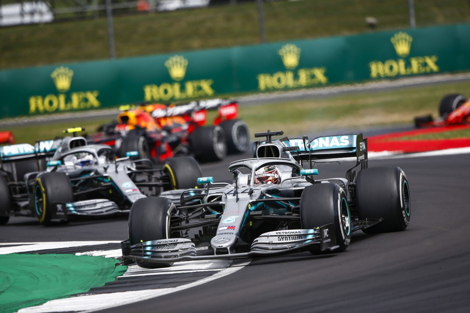 Pertunjukan Max dan Charles menunjukkan masa depan F1 yang menarik