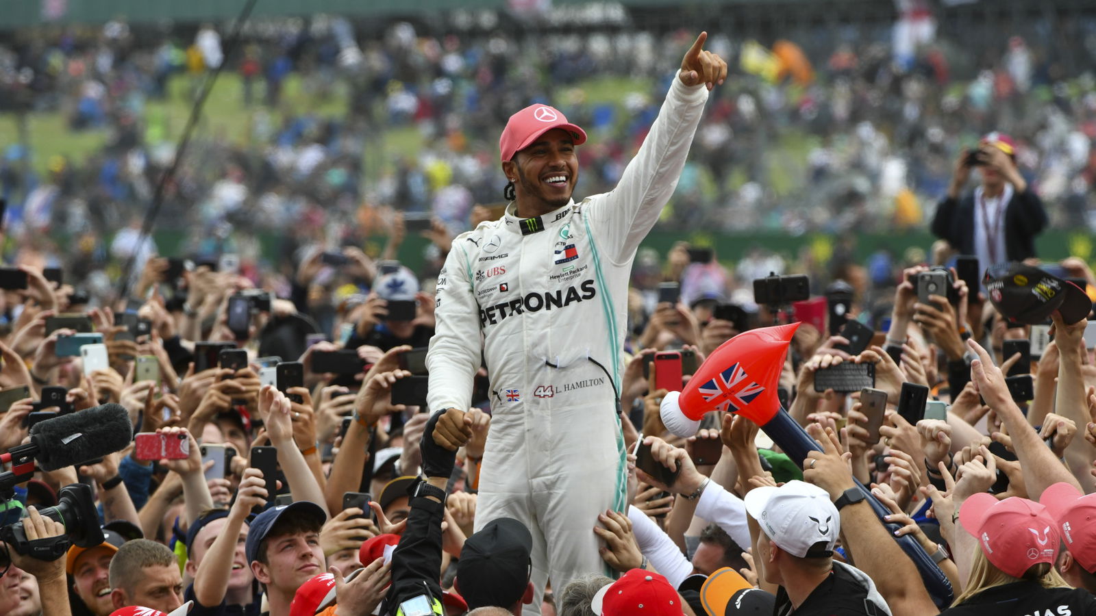 Wolff: Lebih baik bagi Hamilton untuk membuat polarisasi daripada menjadi membosankan