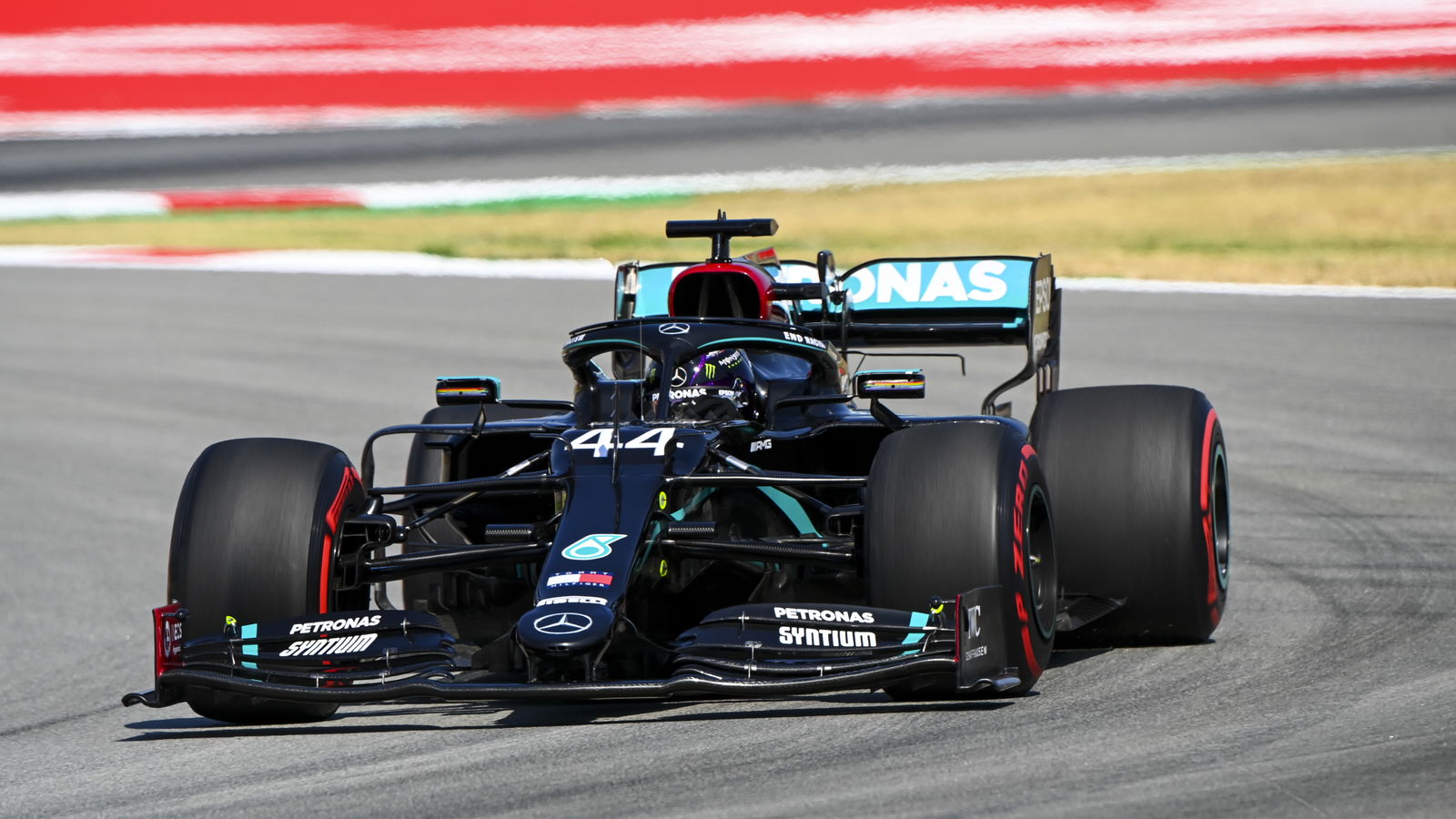 Hamilton: Kondisi panas akan membuat F1 GP Spanyol menjadi 