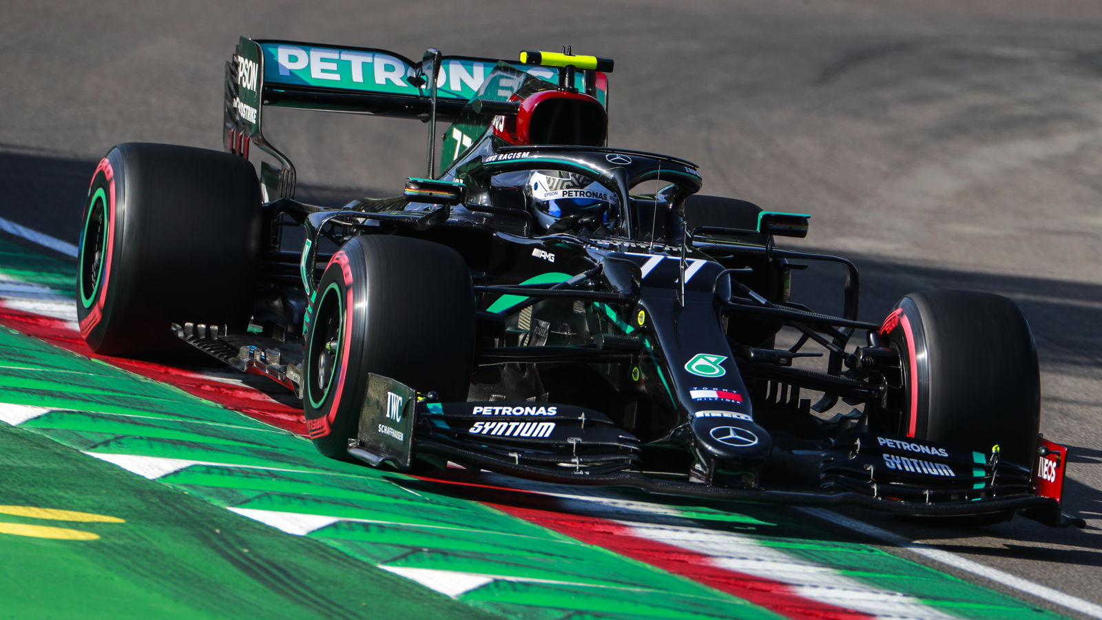 Bottas snatches pole from Hamilton for F1’s Emilia Romagna GP