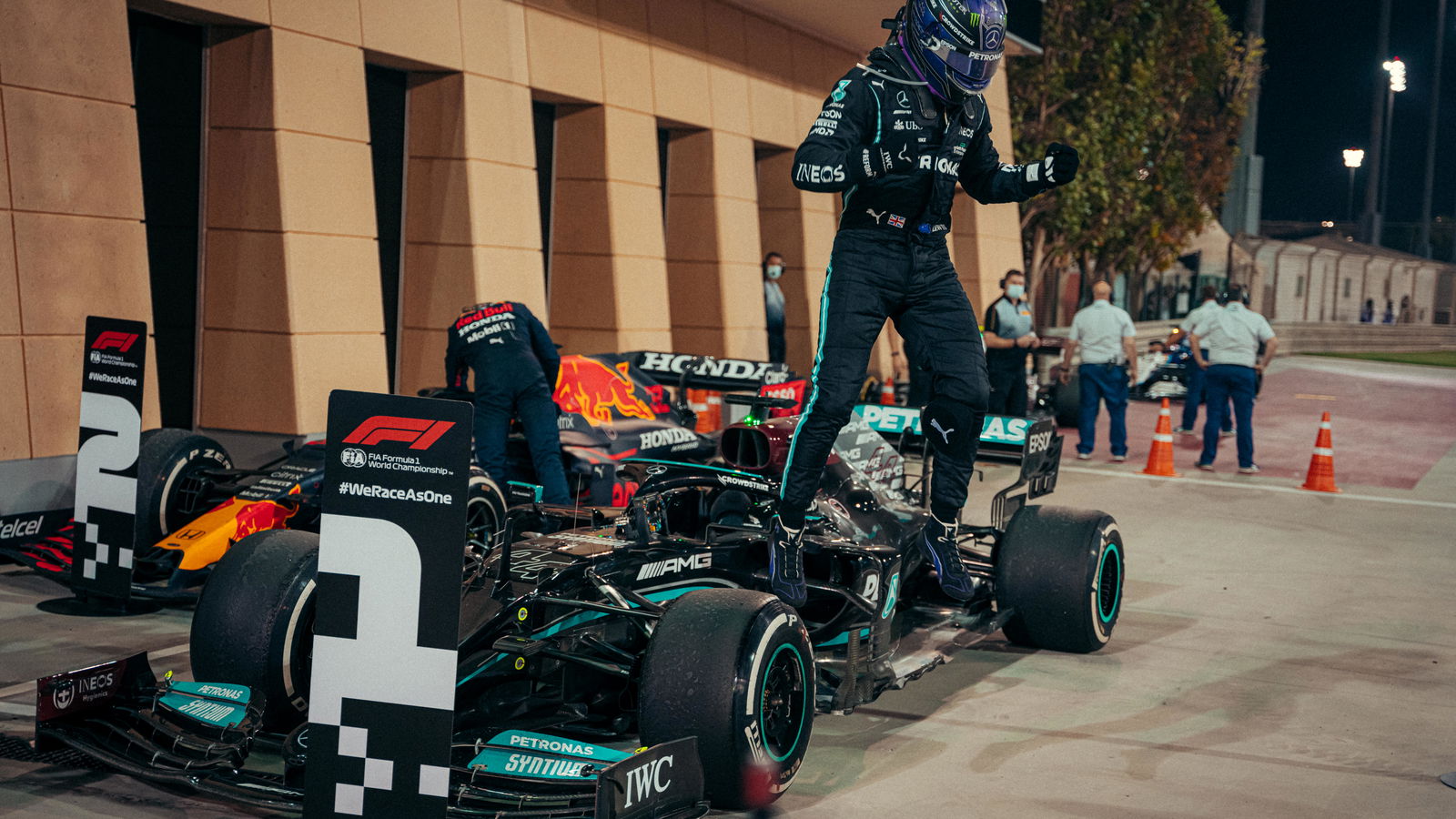 Menahan Gempuran Verstappen, Lewis Hamilton Mengaku Takut