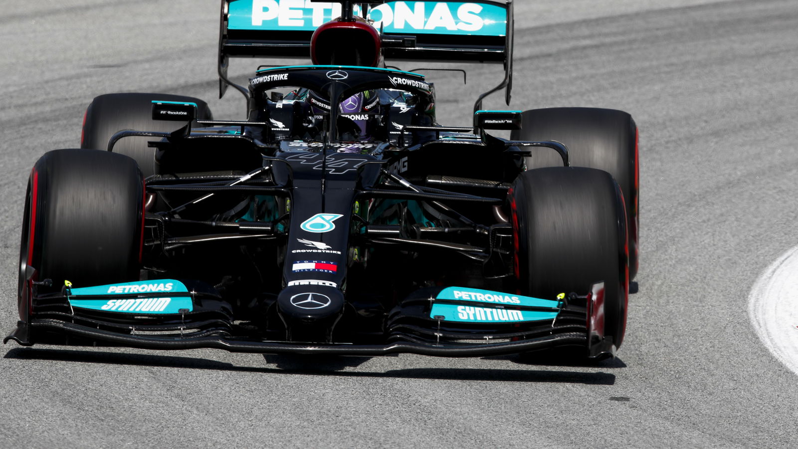 Hamilton leads Bottas and Leclerc in FP2 as Red Bull fall back