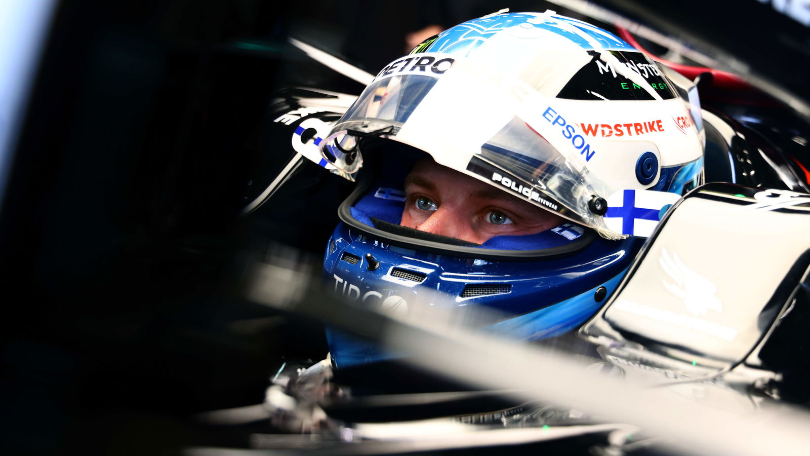 Bottas signs 