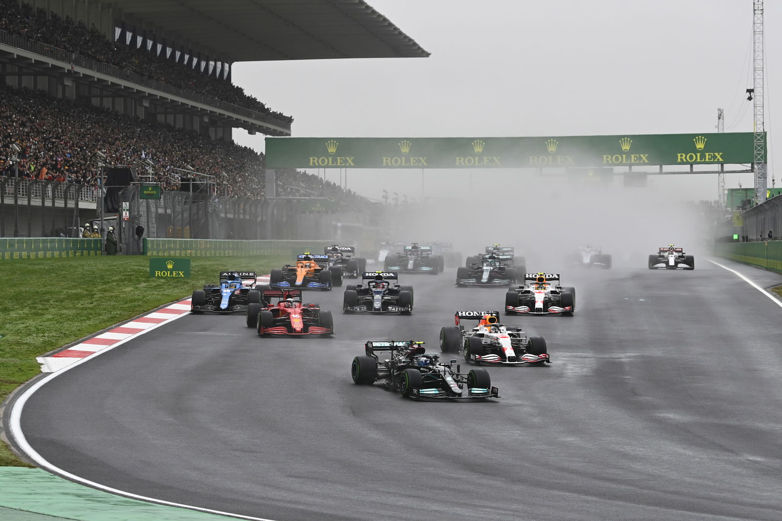 Mercedes ‘certain’ Hamilton would have lost places without late F1 pit stop