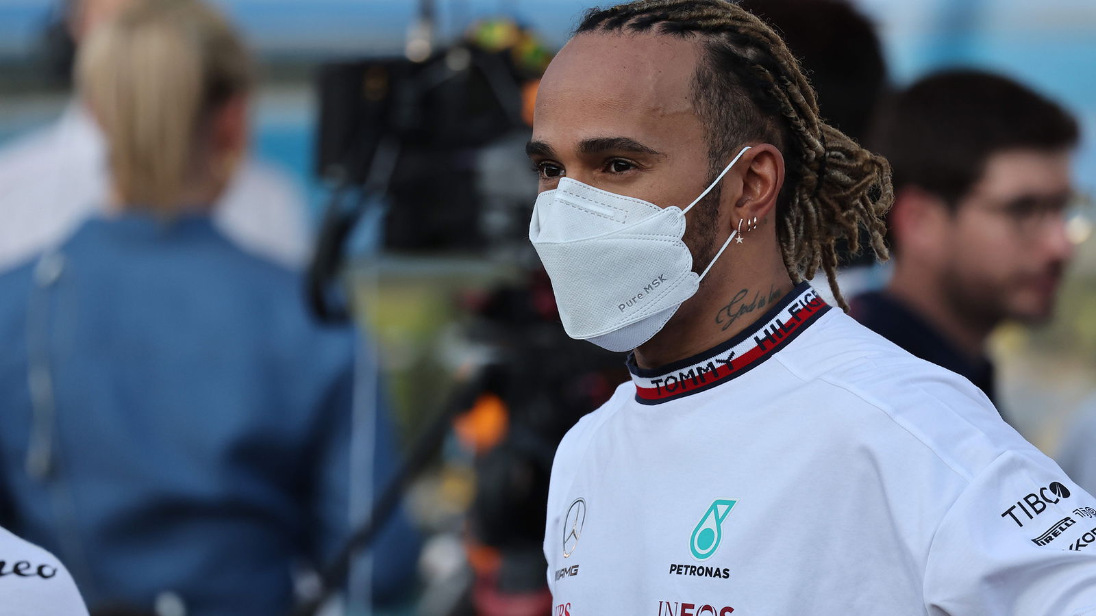 Hamilton Rencanakan Rapat Zoom untuk Selamatkan Musim Mercedes