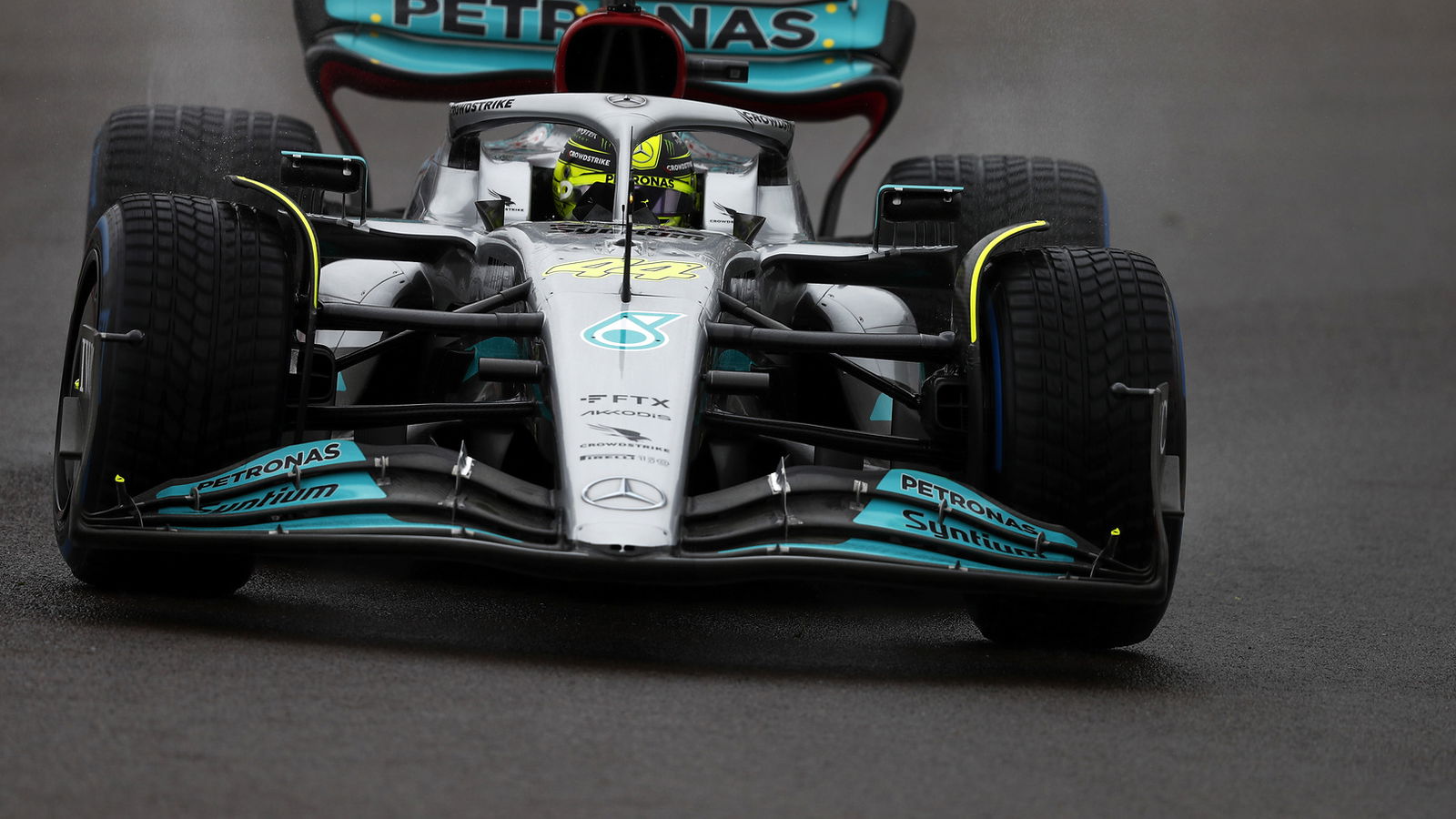Hamilton’s telling admission as Mercedes face up to harsh F1 reality
