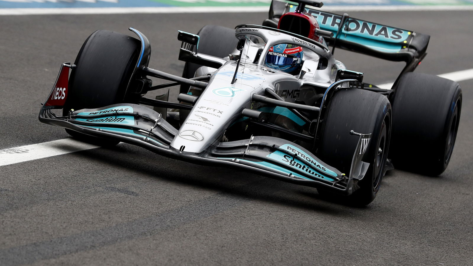 Russell leads Mercedes 1-2 ahead of Verstappen in final practice