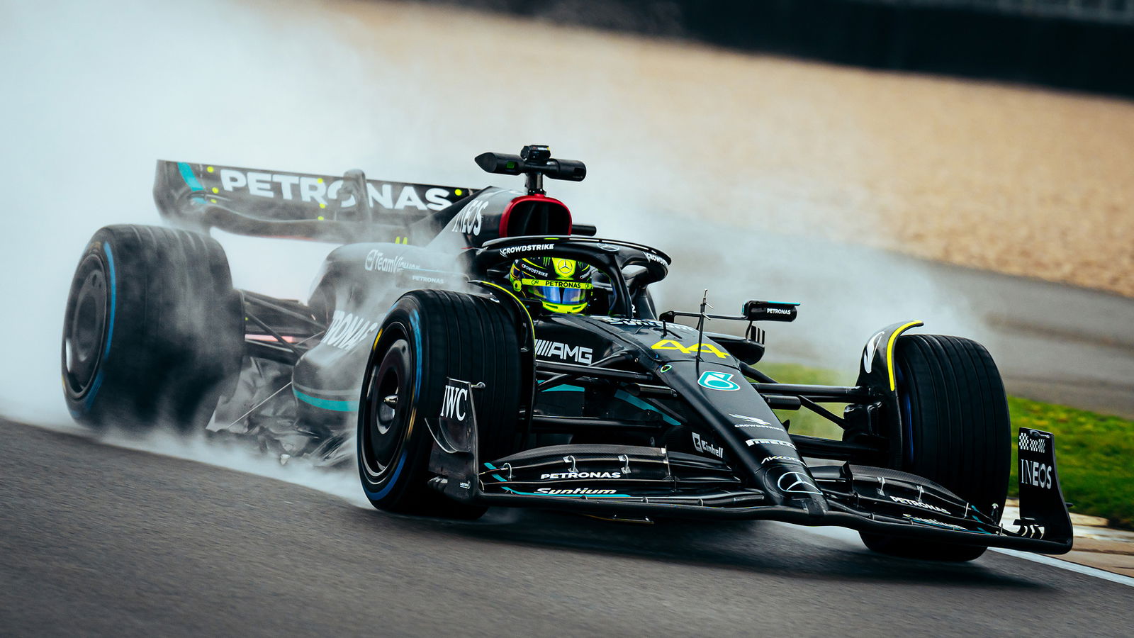 Hamilton dan Russell Tak Mau Sesumbar Soal Peluang Mercedes