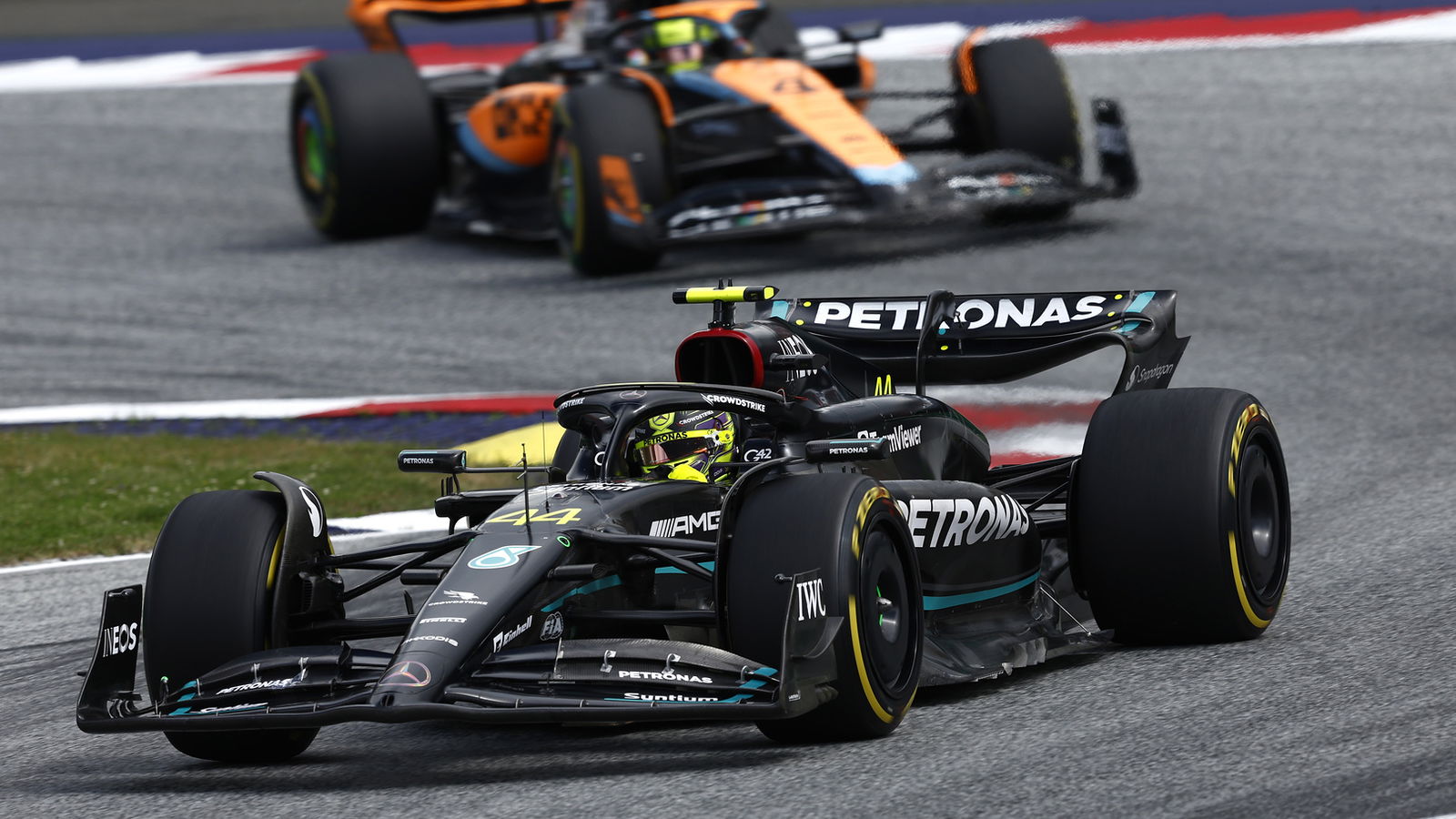 F1 champion's concerning observation about 'perplexed' Mercedes