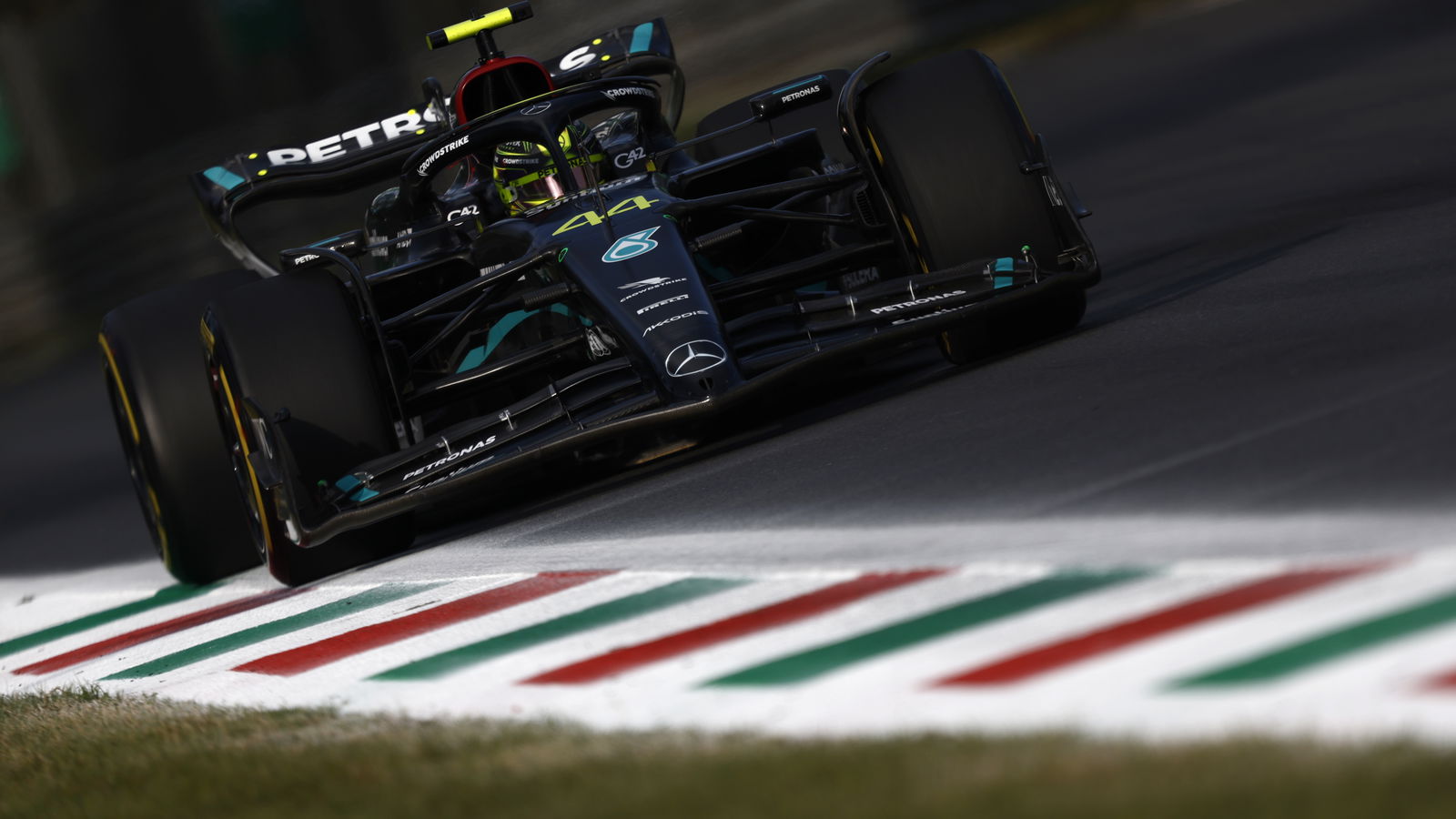 Rosberg pinpoints why Hamilton was “really down” after qualifying