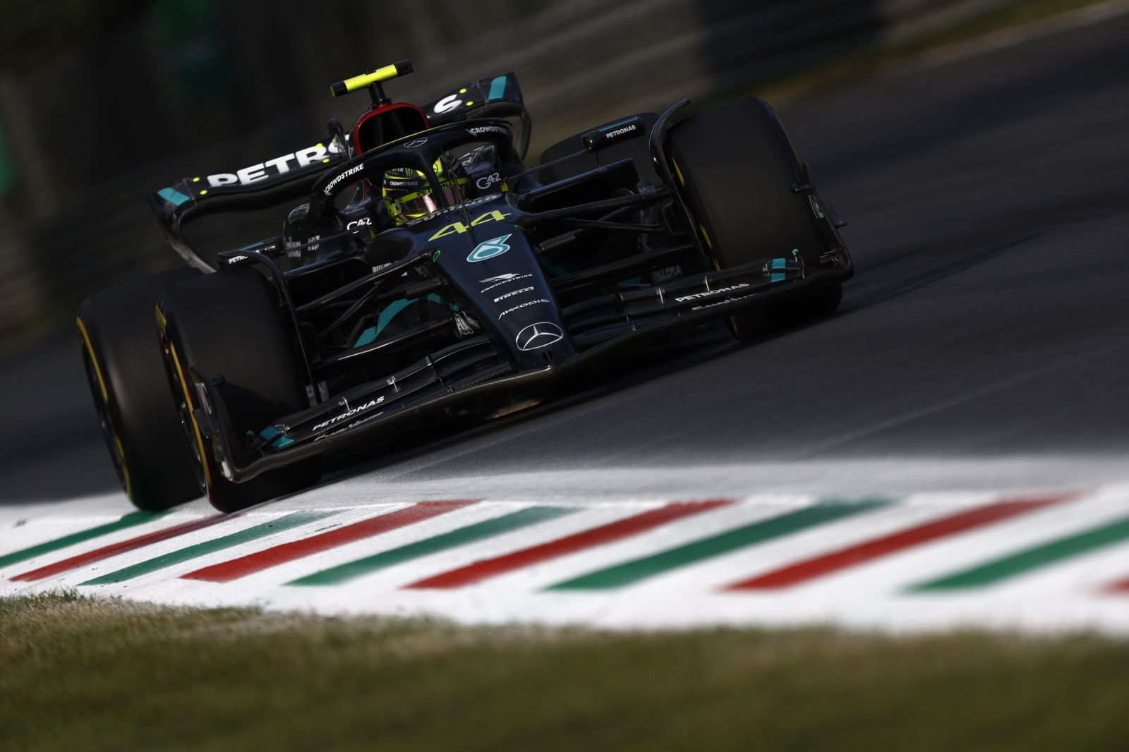 Hamilton flummoxed by Mercedes pace | ‘Not easy’ being leapfrogged by Williams