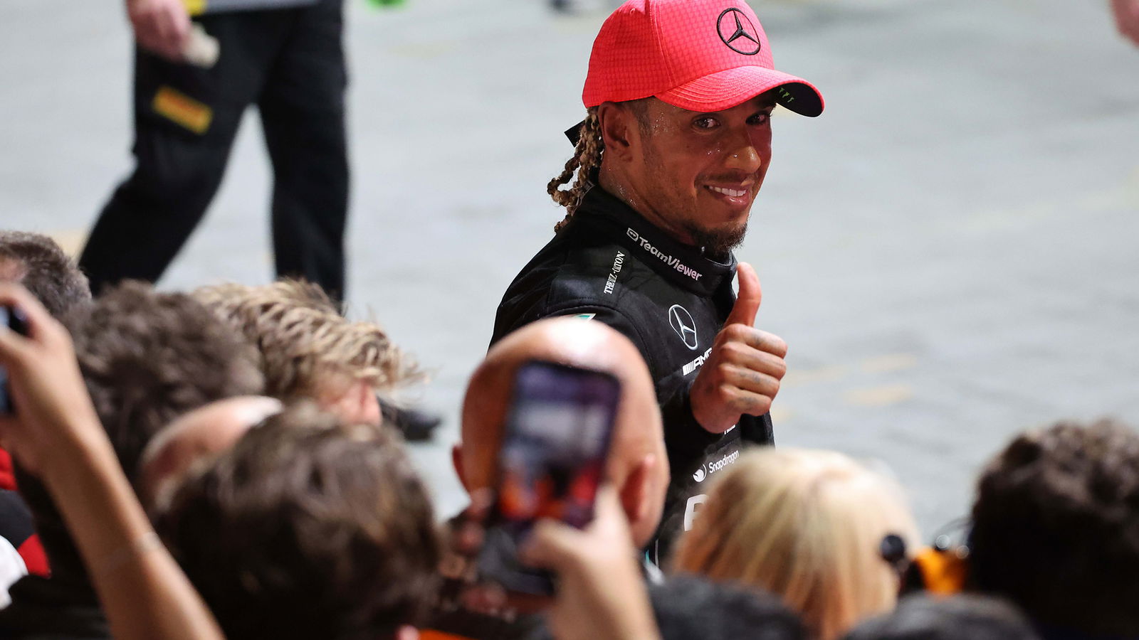 Hamilton mendukung Russell yang 'fenomenal' setelah kecelakaan dan akan membantunya berkembang