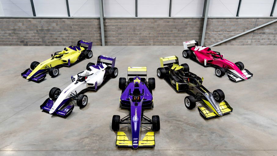 Seri W untuk debut mobil F3 baru dalam tes pemilihan pengemudi