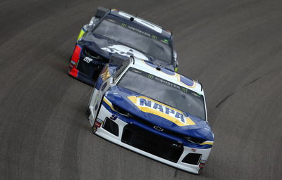 Elliott outlasts Harvick for Kansas stage 2 win