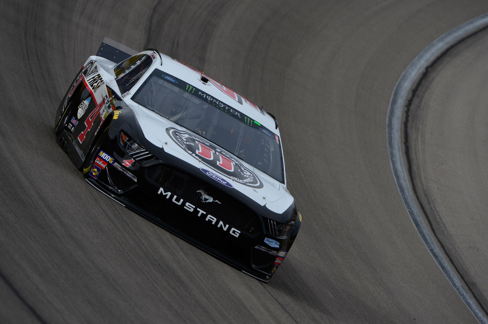 Kevin Harvick nabs Vegas pole at last second