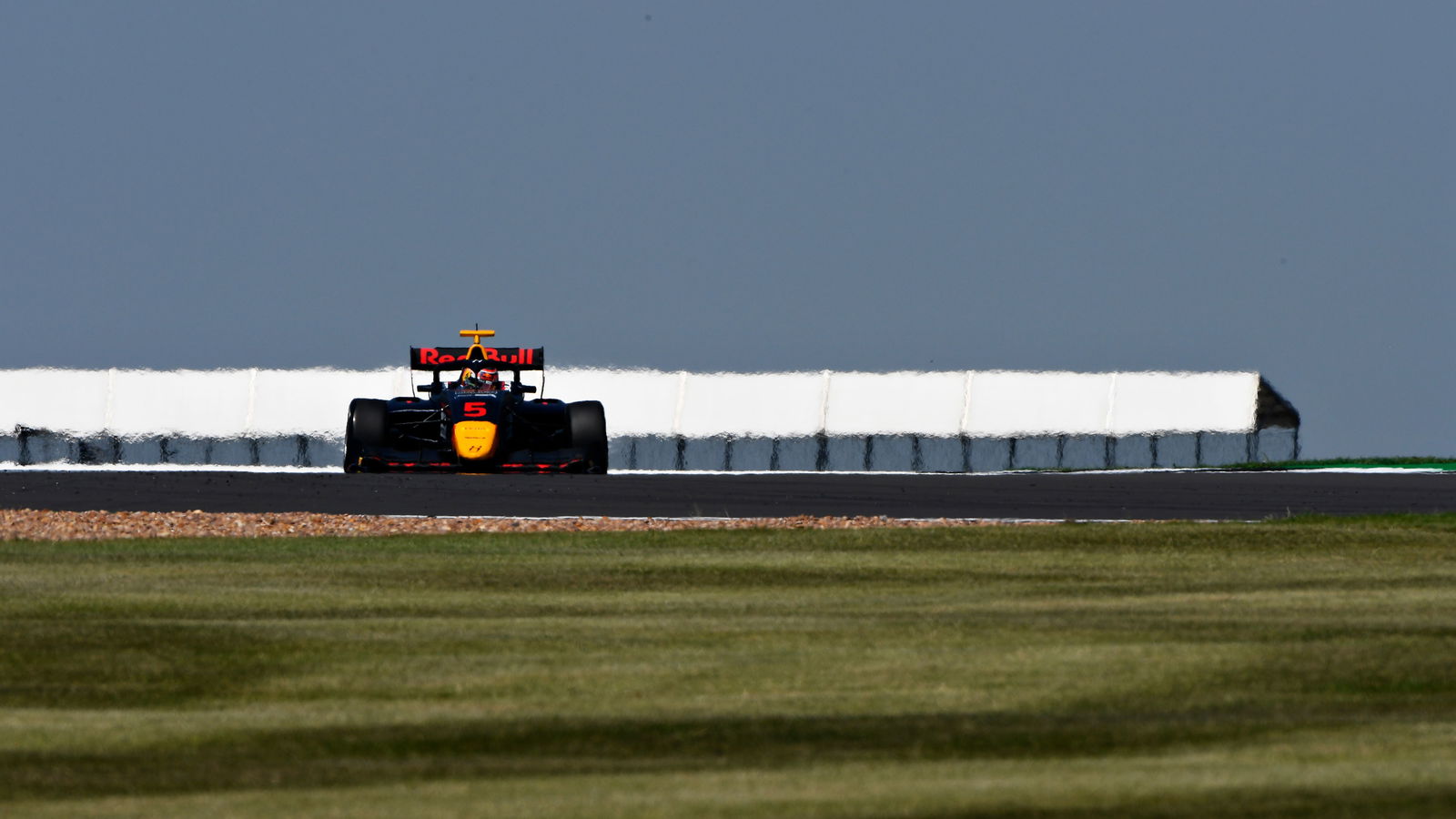 Red Bull F1 junior Lawson claims second F3 win at Silverstone
