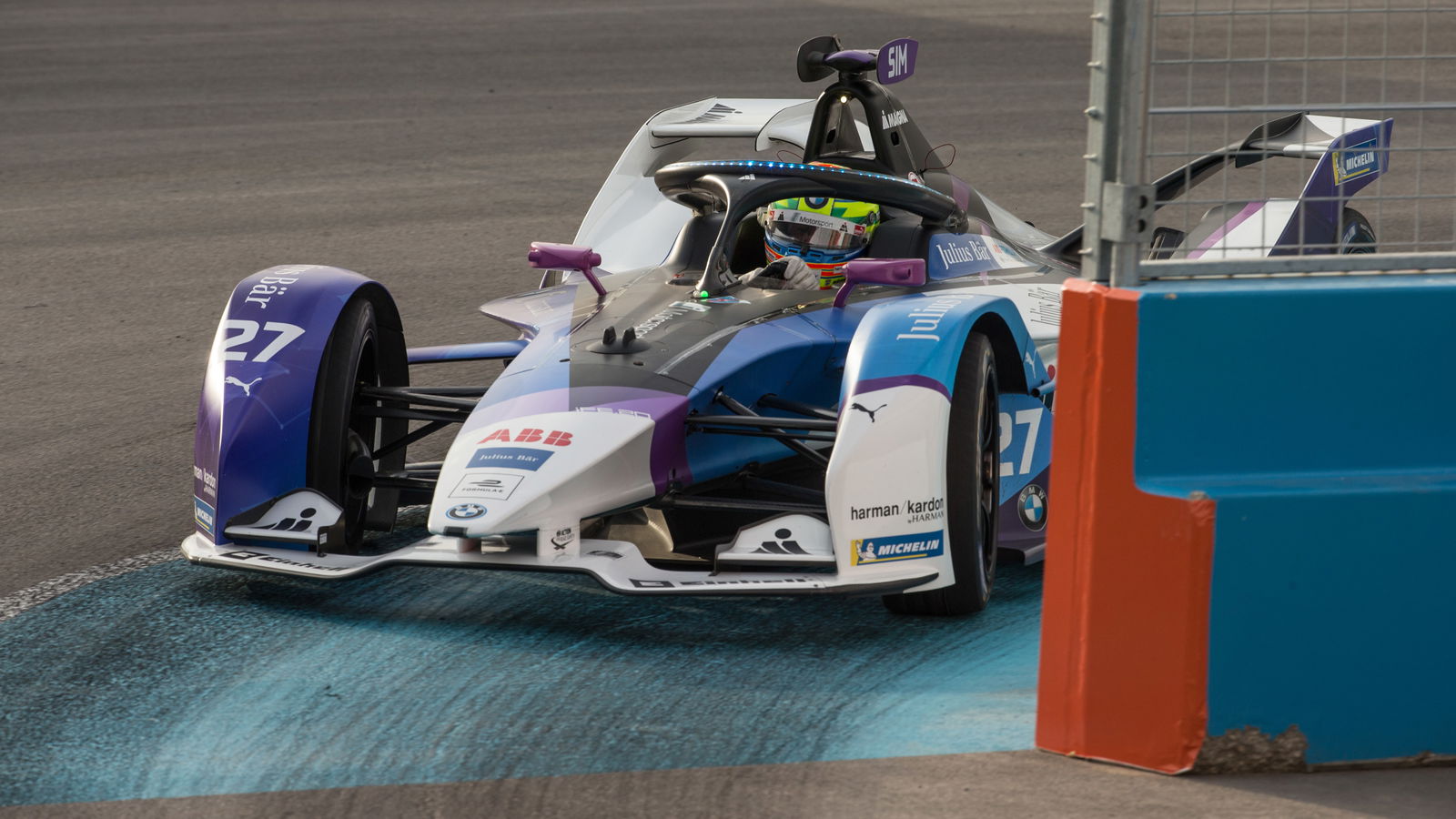 Sims goes lights-to-flag for dominant Diriyah FE victory
