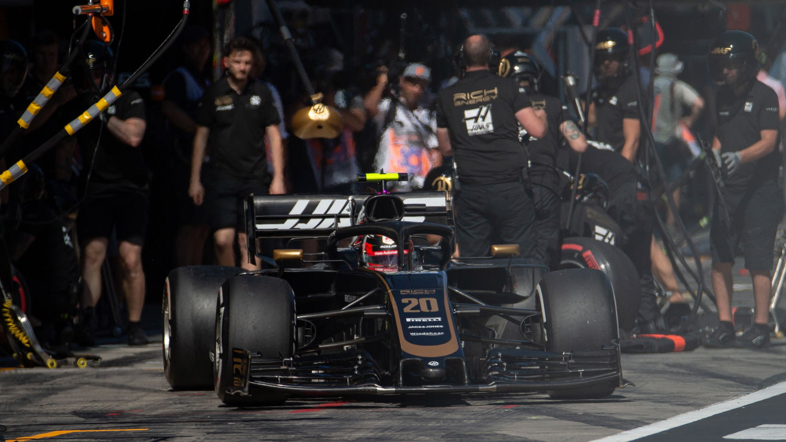 Grosjean and Magnussen would back F1 refuelling return