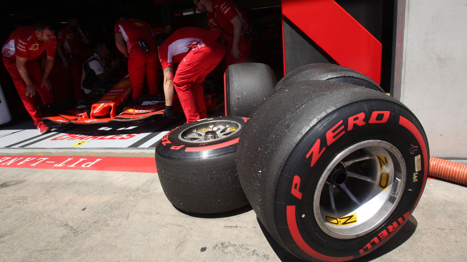 Binotto: Ferrari tidak menyalahkan Pirelli atas saga ban F1 2019