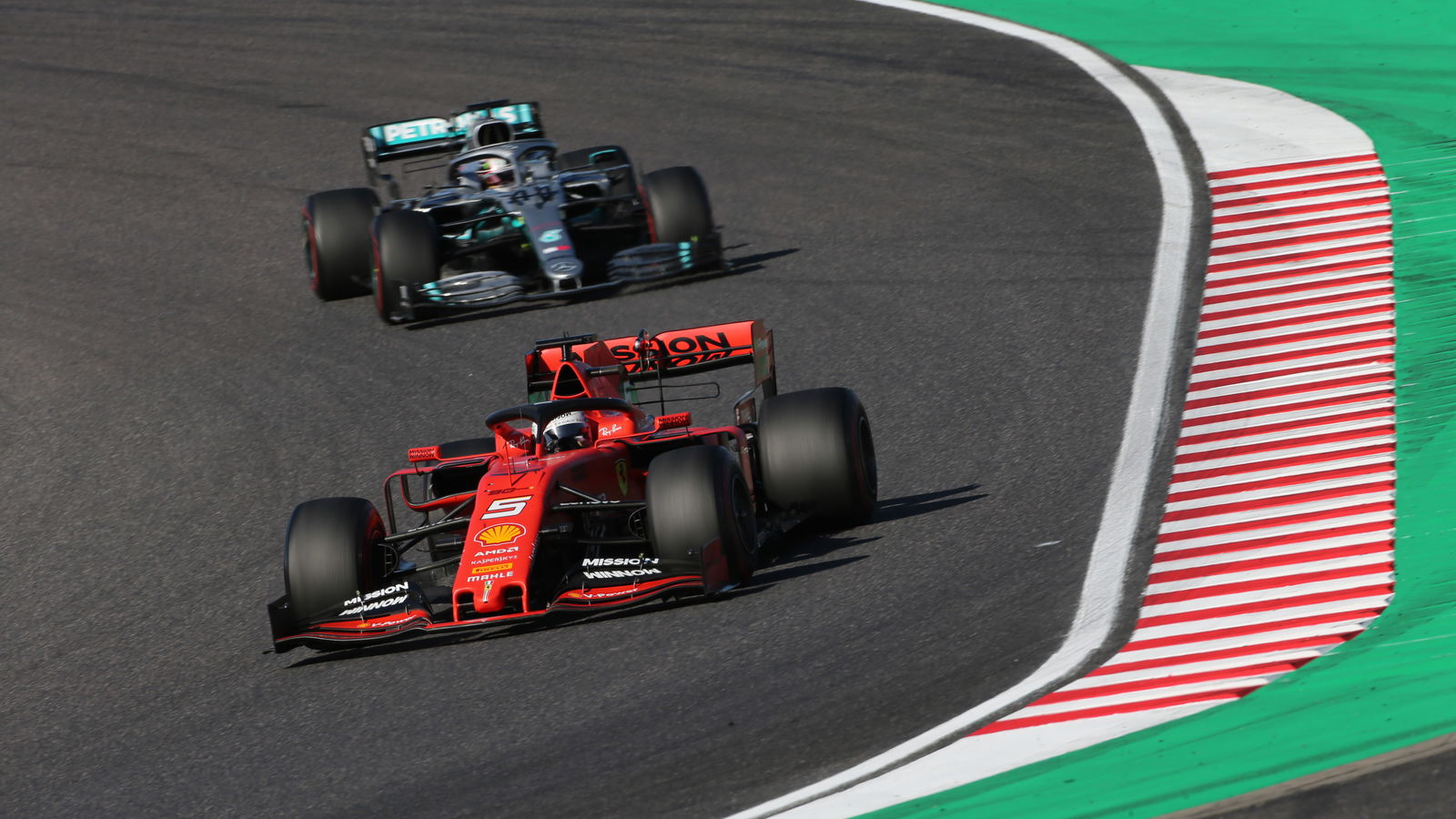  Vettel ‘played Ferrari’s advantage’ in Hamilton duel