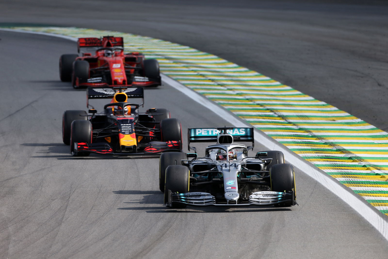 Bottas bersiap untuk start-of-the-grid di Abu Dhabi