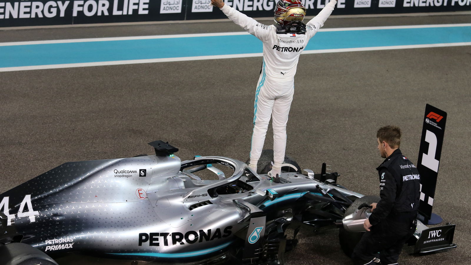Hamilton wanted to be ‘pitch-perfect’ in Abu Dhabi domination