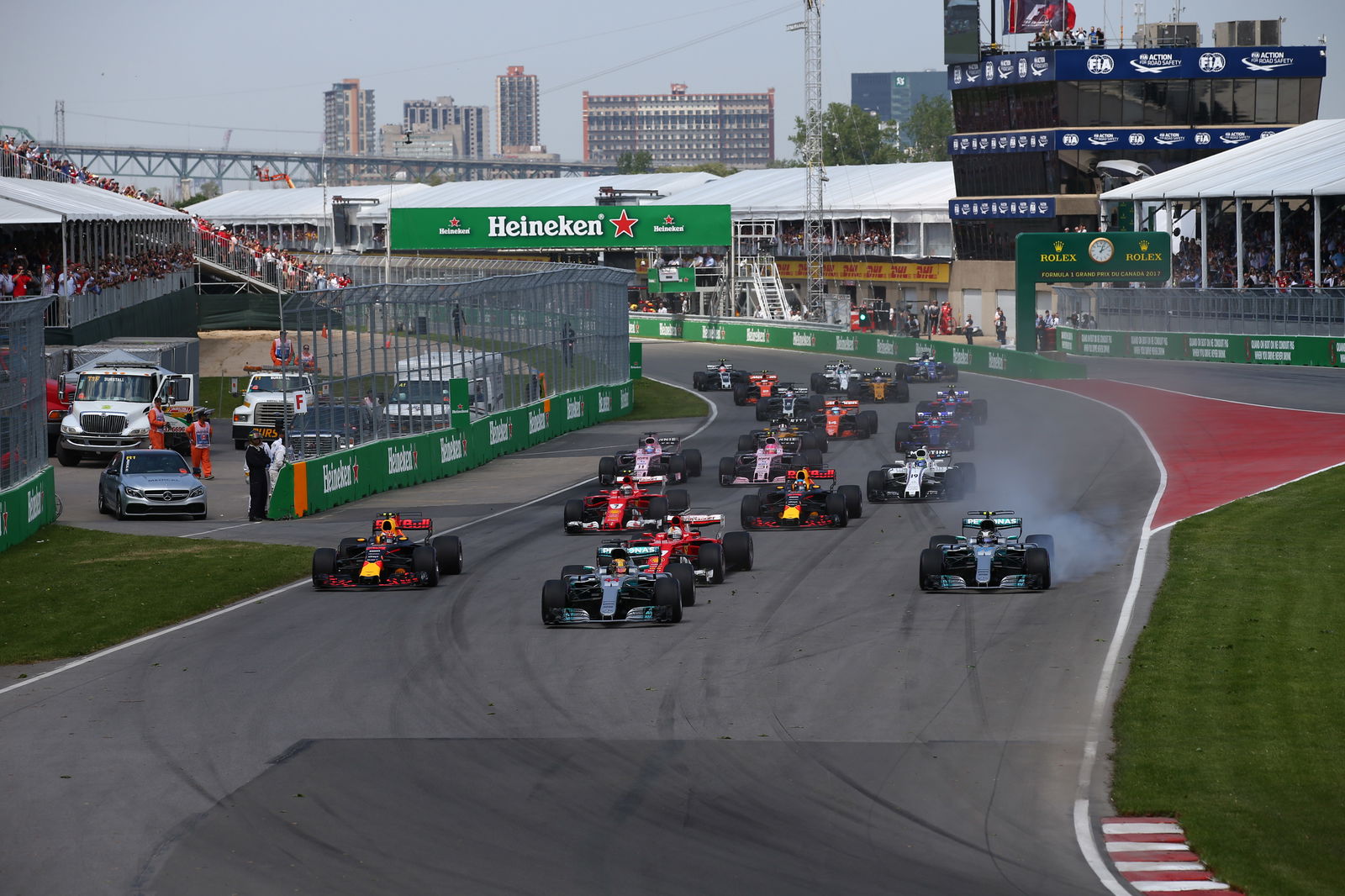 Red Bull memprioritaskan keputusan mesin F1 atas kesepakatan baru Ricciardo