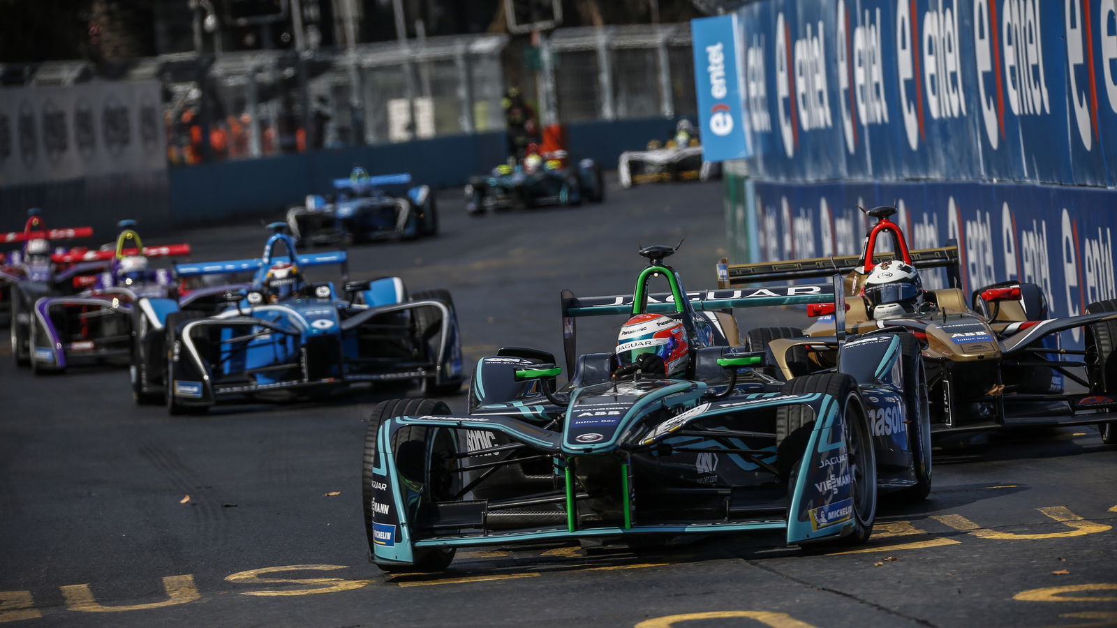 Securing race venues a “million times harder” for Formula E