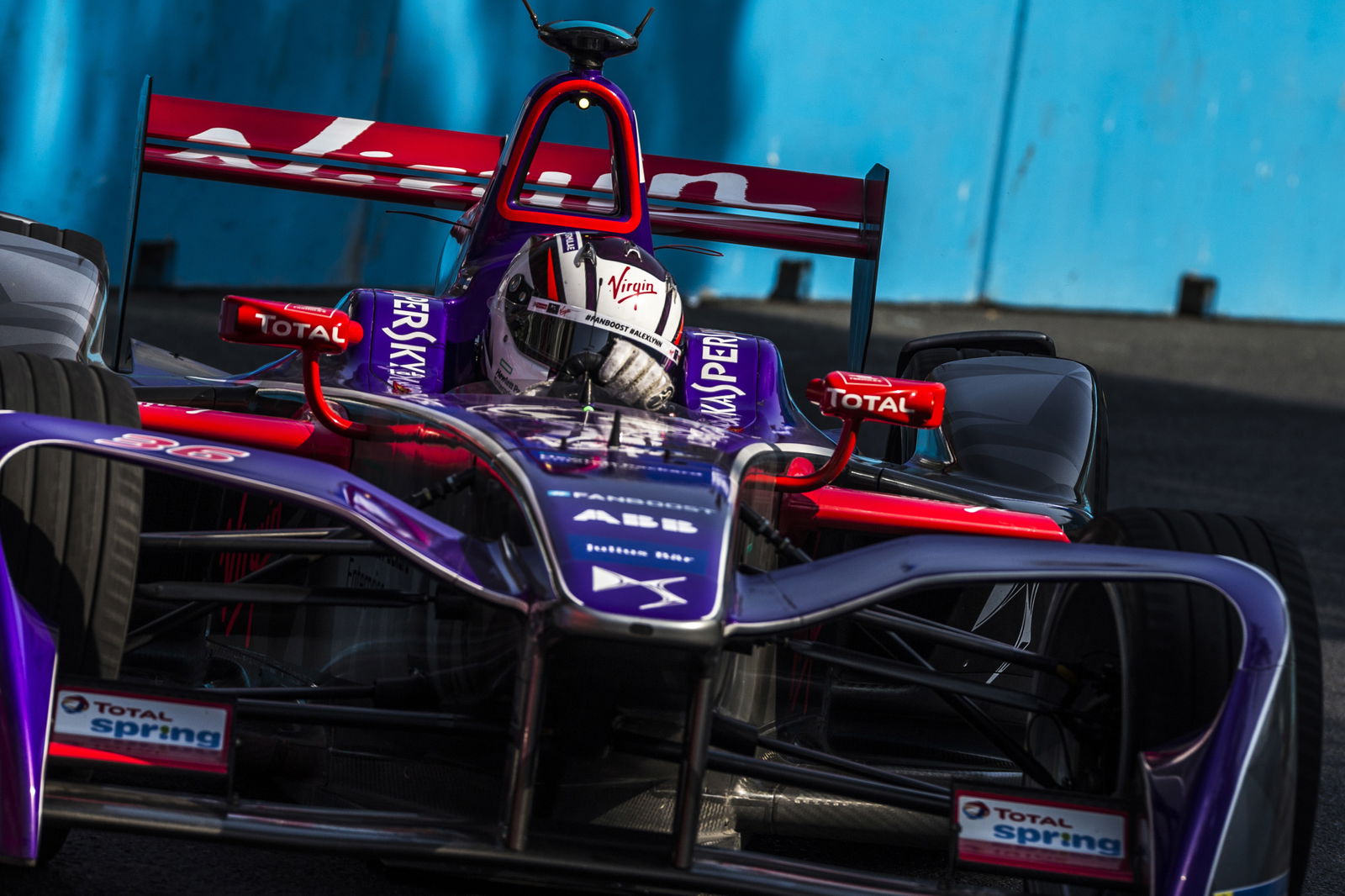 Buemi aims to keep up momentum in FE title fight 