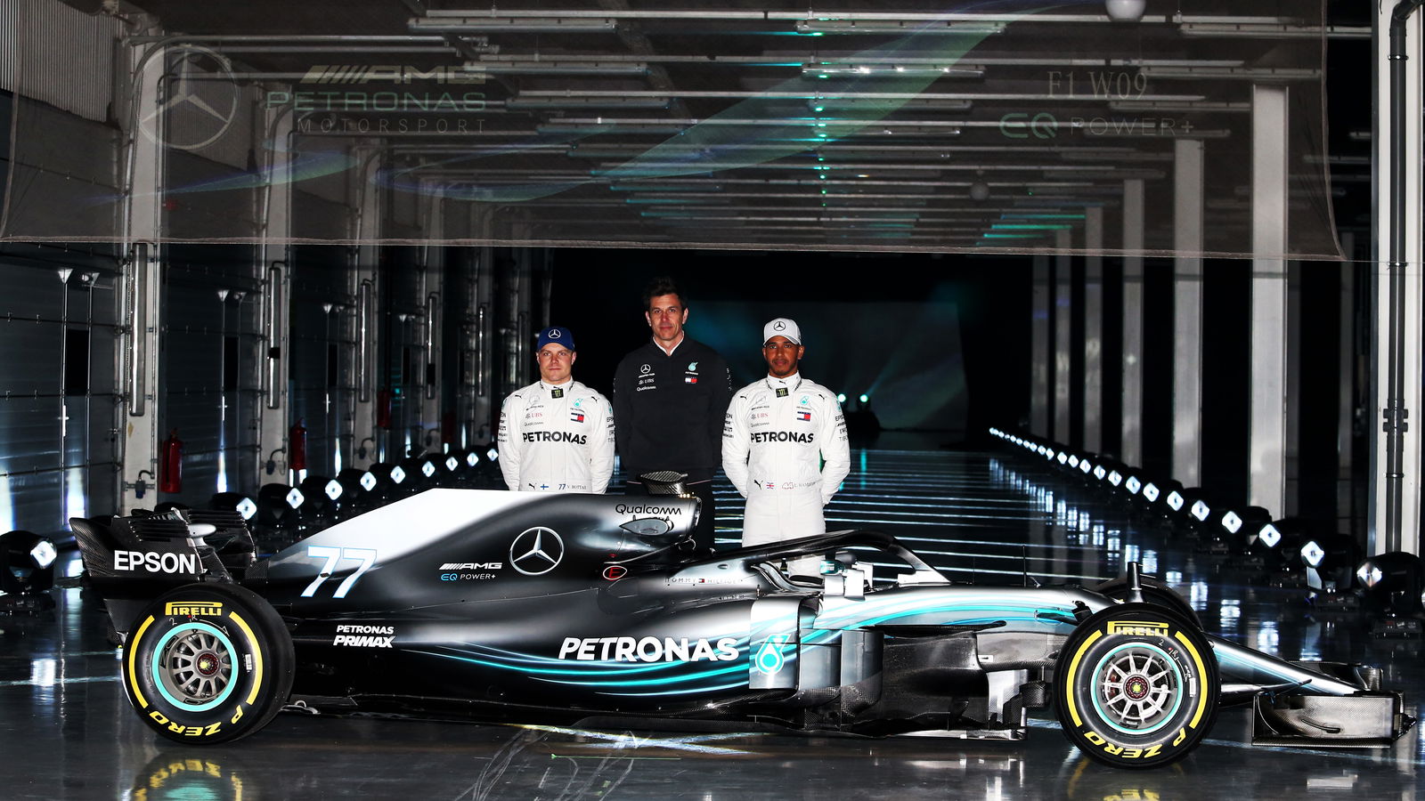 Juara F1 Mercedes mengungkapkan W09 di Silverstone