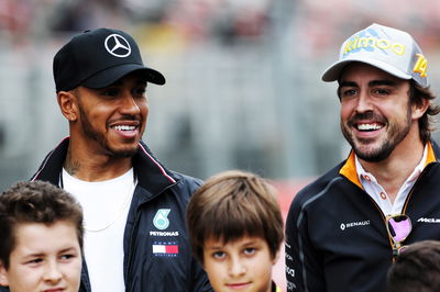 Hamilton tidak bersedih atas keluarnya Alonso dari F1