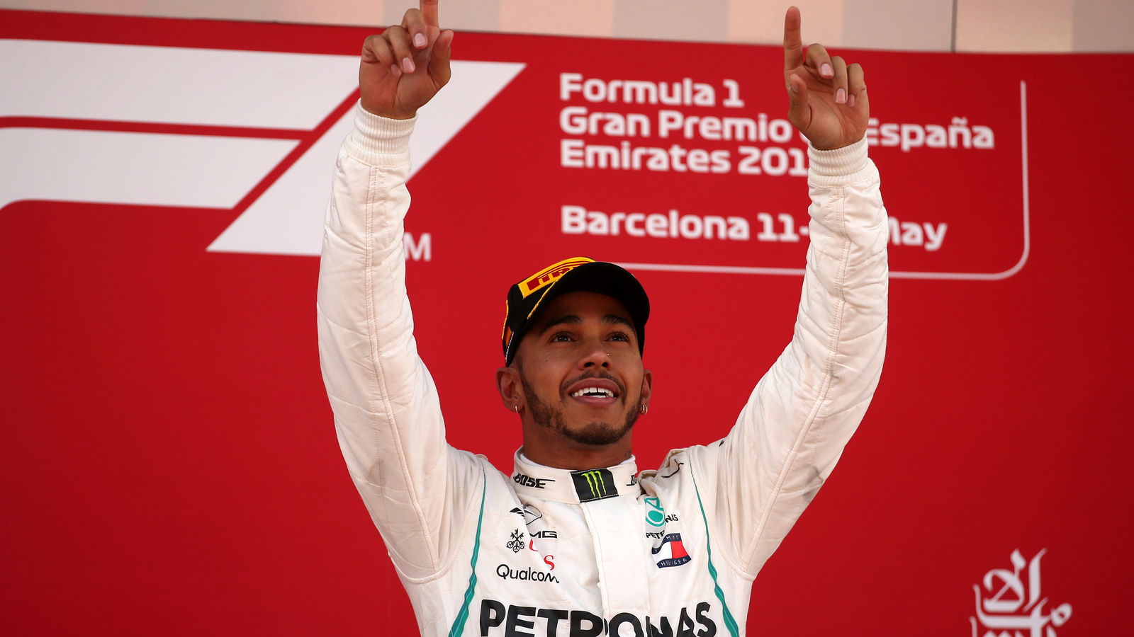 Hamilton mendominasi GP Spanyol karena perebutan ban merugikan Ferrari